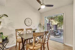 Photo #6: 2248310 Listing