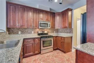 Photo #3: 2248353 Listing