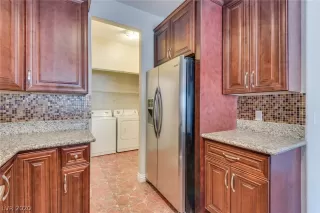 Photo #4: 2248353 Listing