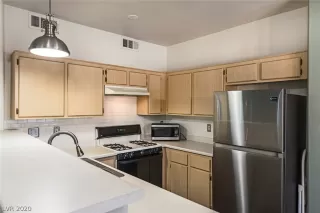 Photo #5: 2248359 Listing