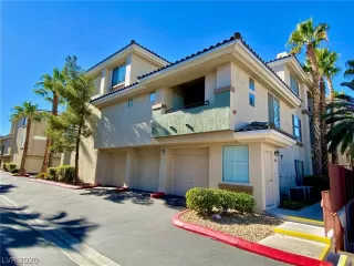 Photo #1: 2248372 Listing