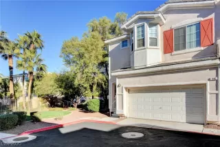 Photo #5: 2248401 Listing