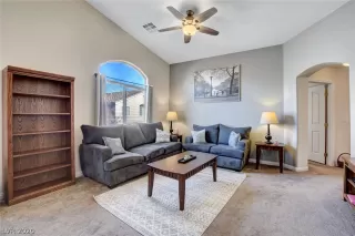 Photo #6: 2248406 Listing