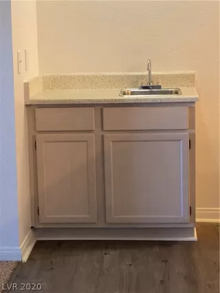 Photo #5: 2248408 Listing