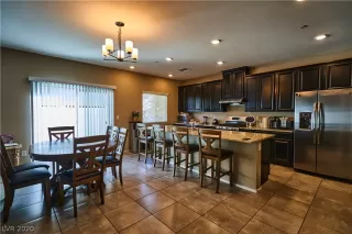 Photo #4: 2248415 Listing