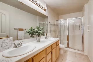 Photo #6: 2248431 Listing