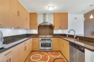 Photo #6: 2248511 Listing