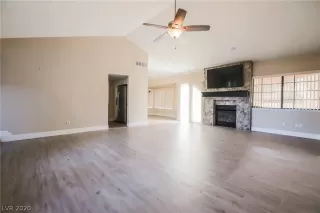 Photo #5: 2248579 Listing