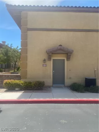 Photo #3: 2248603 Listing