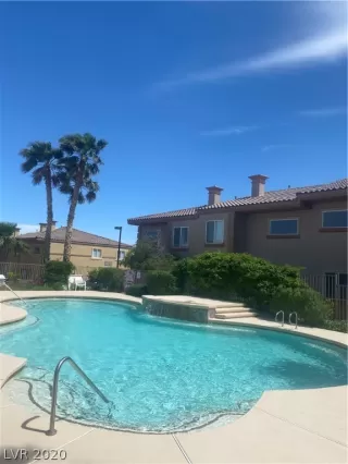 Photo #4: 2248603 Listing