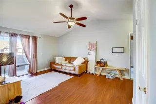 Photo #4: 2248623 Listing