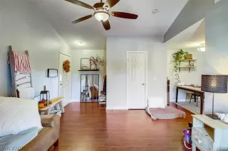 Photo #5: 2248623 Listing