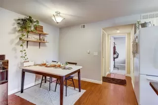 Photo #6: 2248623 Listing