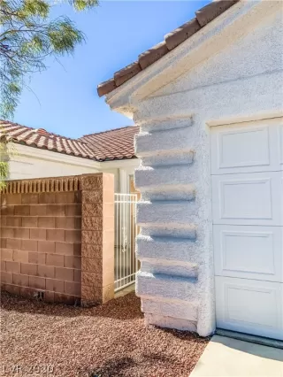 Photo #4: 2248649 Listing 