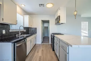 Photo #6: 2248661 Listing 