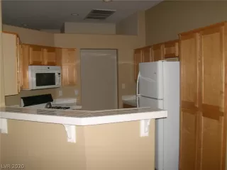 Photo #3: 2248692 Listing