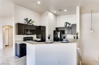 Photo #2: 2248770 Listing