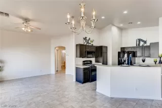 Photo #3: 2248770 Listing