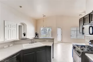 Photo #6: 2248770 Listing