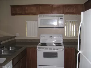 Photo #4: 2248785 Listing