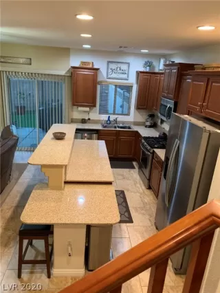 Photo #2: 2248825 Listing