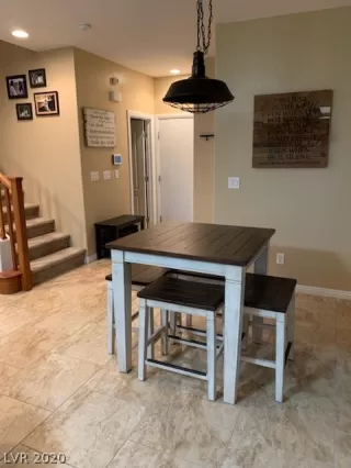 Photo #5: 2248825 Listing