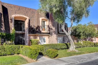 Photo #1: 2248847 Listing