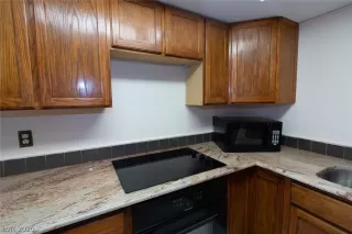 Photo #4: 2248980 Listing