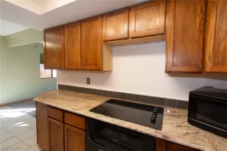 Photo #5: 2248980 Listing