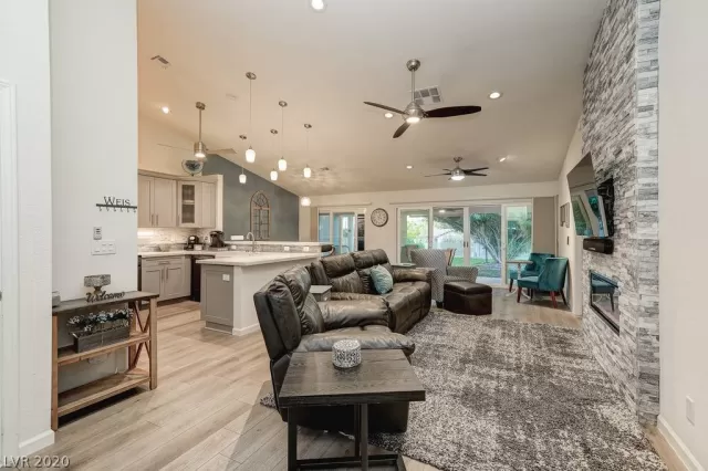 MLS: 2248983 Condo For Sale