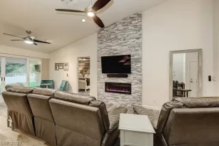 Photo #1: 2248983 Listing 