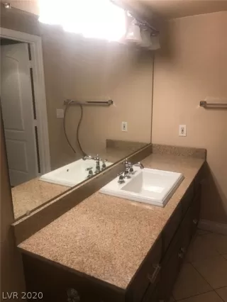 Photo #5: 2249077 Listing