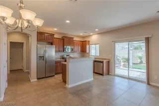 Photo #2: 2249087 Listing