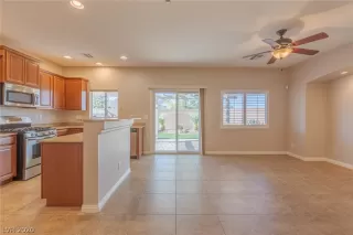 Photo #4: 2249087 Listing