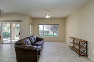Photo #5: 2249093 Listing 