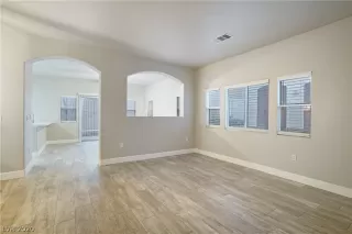 Photo #4: 2249216 Listing