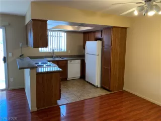 Photo #3: 2249296 Listing