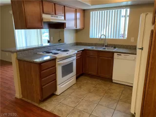 Photo #4: 2249296 Listing