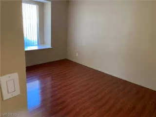 Photo #5: 2249296 Listing