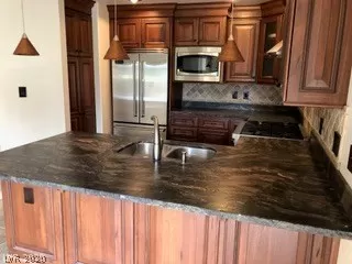 Photo #5: 2249300 Listing