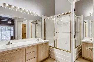 Photo #5: 2249385 Listing 