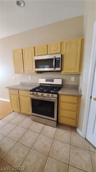 Photo #4: 2249392 Listing