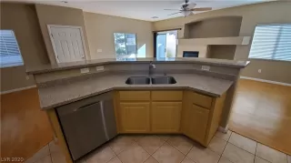 Photo #5: 2249392 Listing