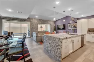 Photo #1: 2249415 Listing 