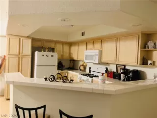 Photo #2: 2249510 Listing
