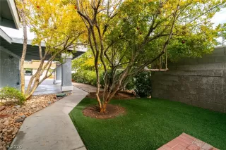 Photo #4: 2249583 Listing