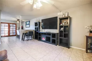 Photo #4: 2249603 Listing