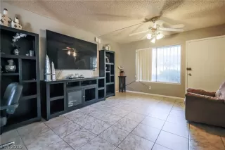 Photo #6: 2249603 Listing