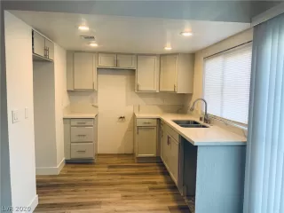 Photo #3: 2249616 Listing