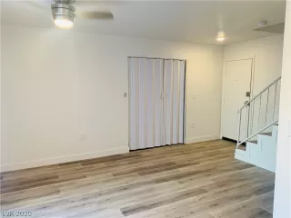 Photo #6: 2249616 Listing